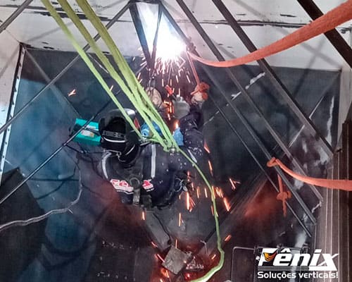Treinamento IRATA em Betim: solução técnica para formação técnica para acesso por cordas em Betim